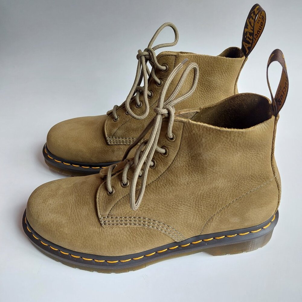 NEW Dr. Martens boots womens size 9 green .101 Tumbled Nubuck